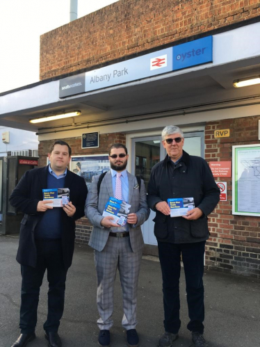 Louie French campaigning at Albany Park Station 