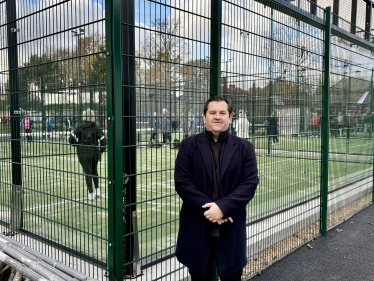 Louie opens padel courts